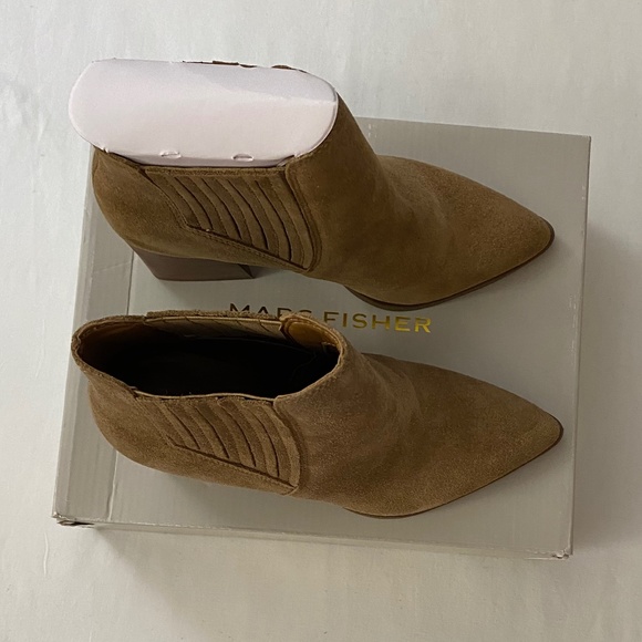 NWT MARC FISHER ELLARD WOMENS LEATHER HEELS ANKLE BOOTS - SIZE 7M - Picture 4 of 7